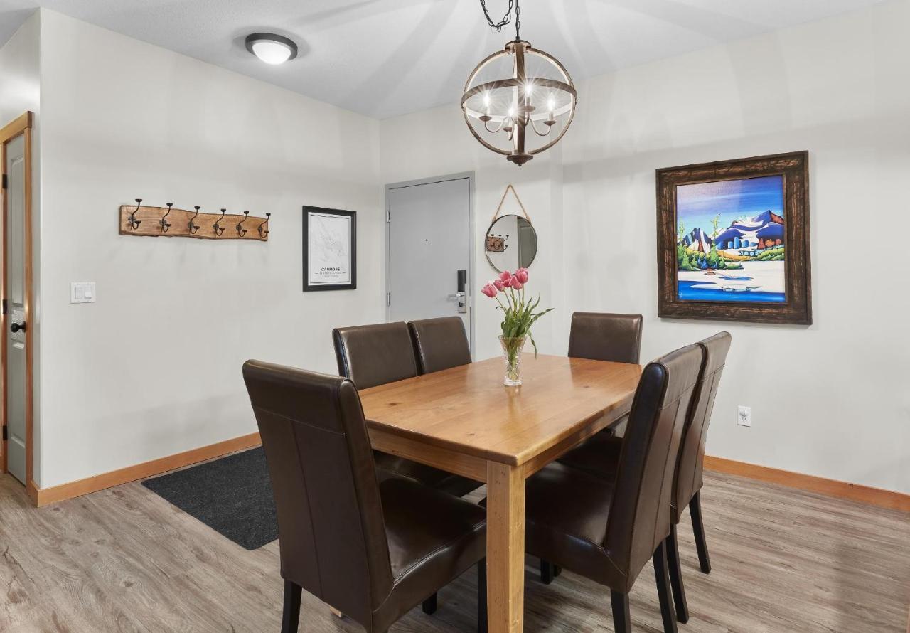Newly Renovated Grizzly Lodge, Spacious 3Br 2Ba With Open Pool, Hot Tub Canmore Exteriér fotografie