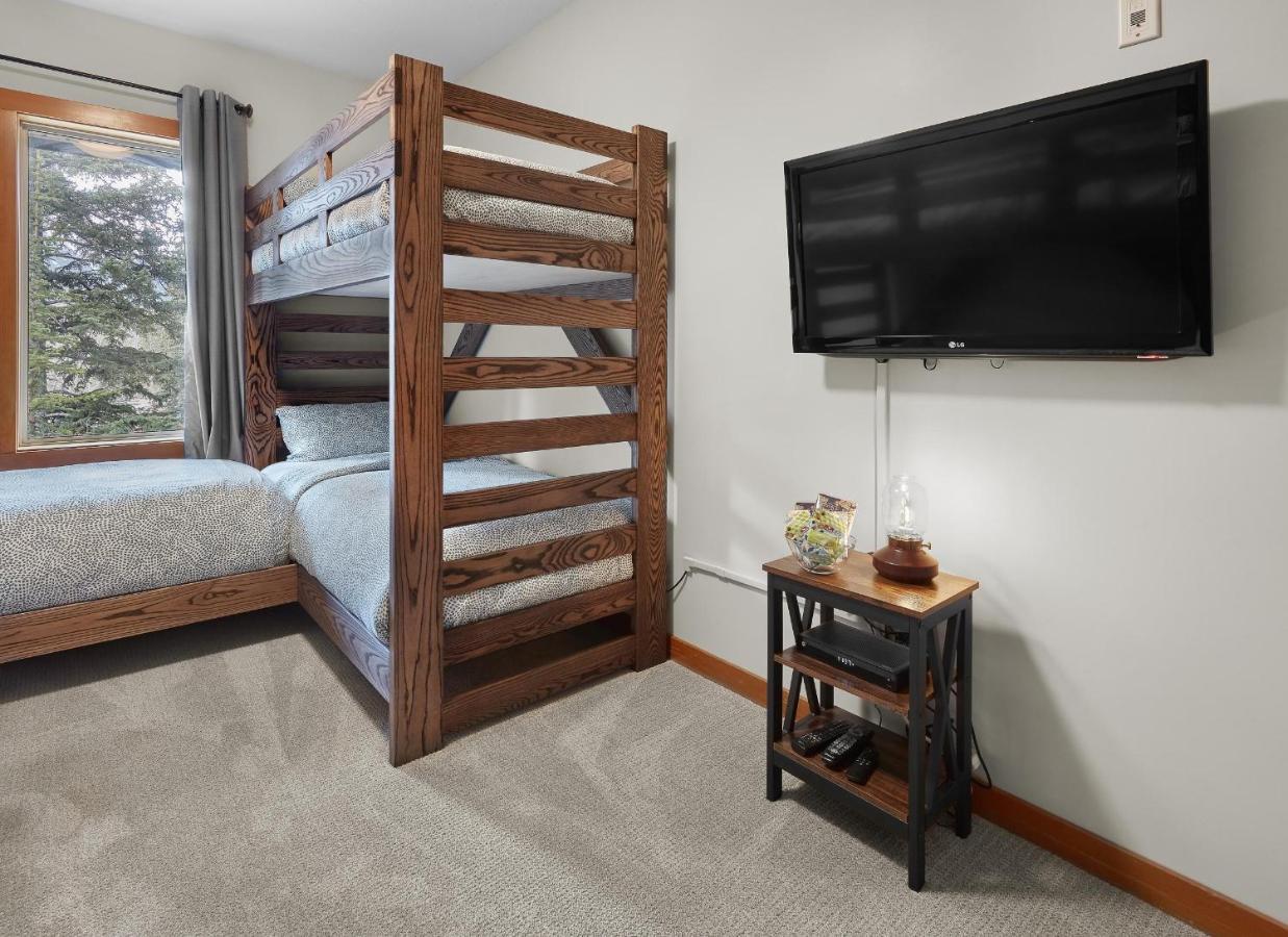 Newly Renovated Grizzly Lodge, Spacious 3Br 2Ba With Open Pool, Hot Tub Canmore Exteriér fotografie
