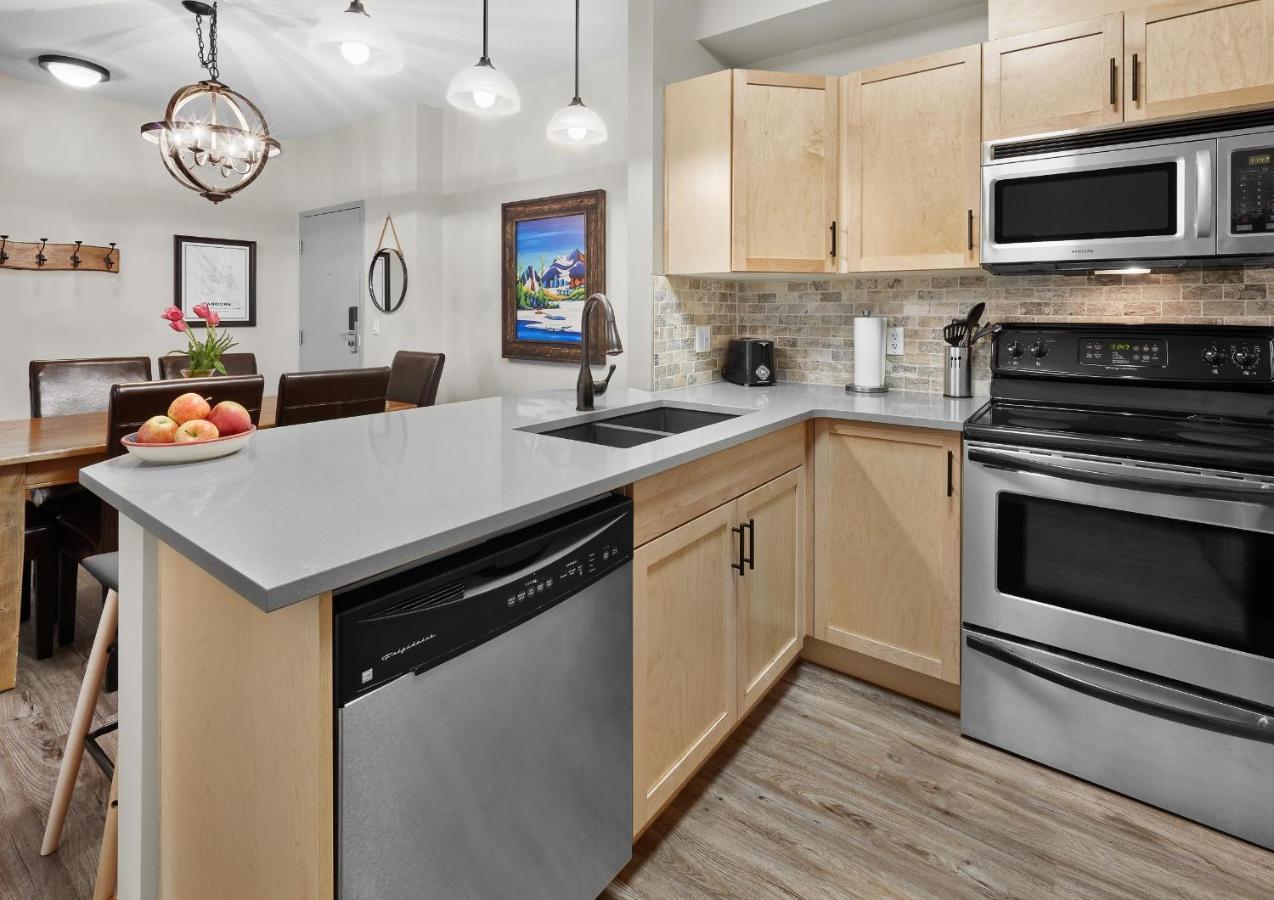 Newly Renovated Grizzly Lodge, Spacious 3Br 2Ba With Open Pool, Hot Tub Canmore Exteriér fotografie
